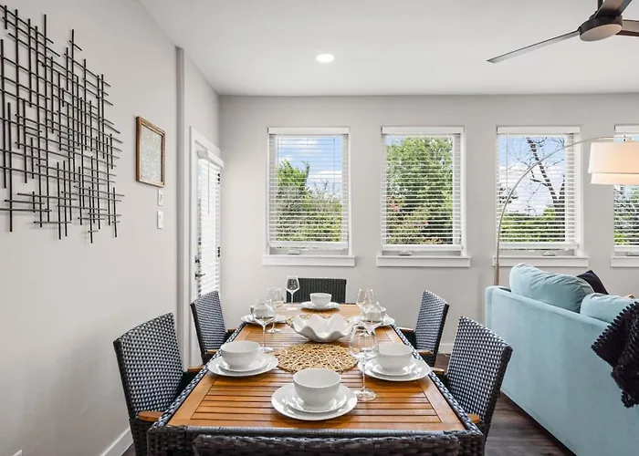 Holiday home The Ruby 2bd In The Heart Of Fw